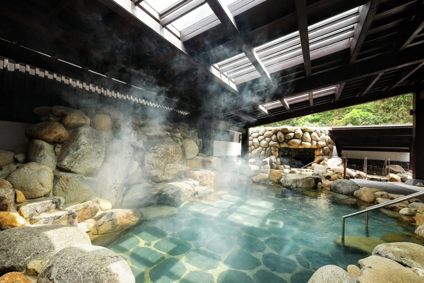 Tắm khoáng Onsen